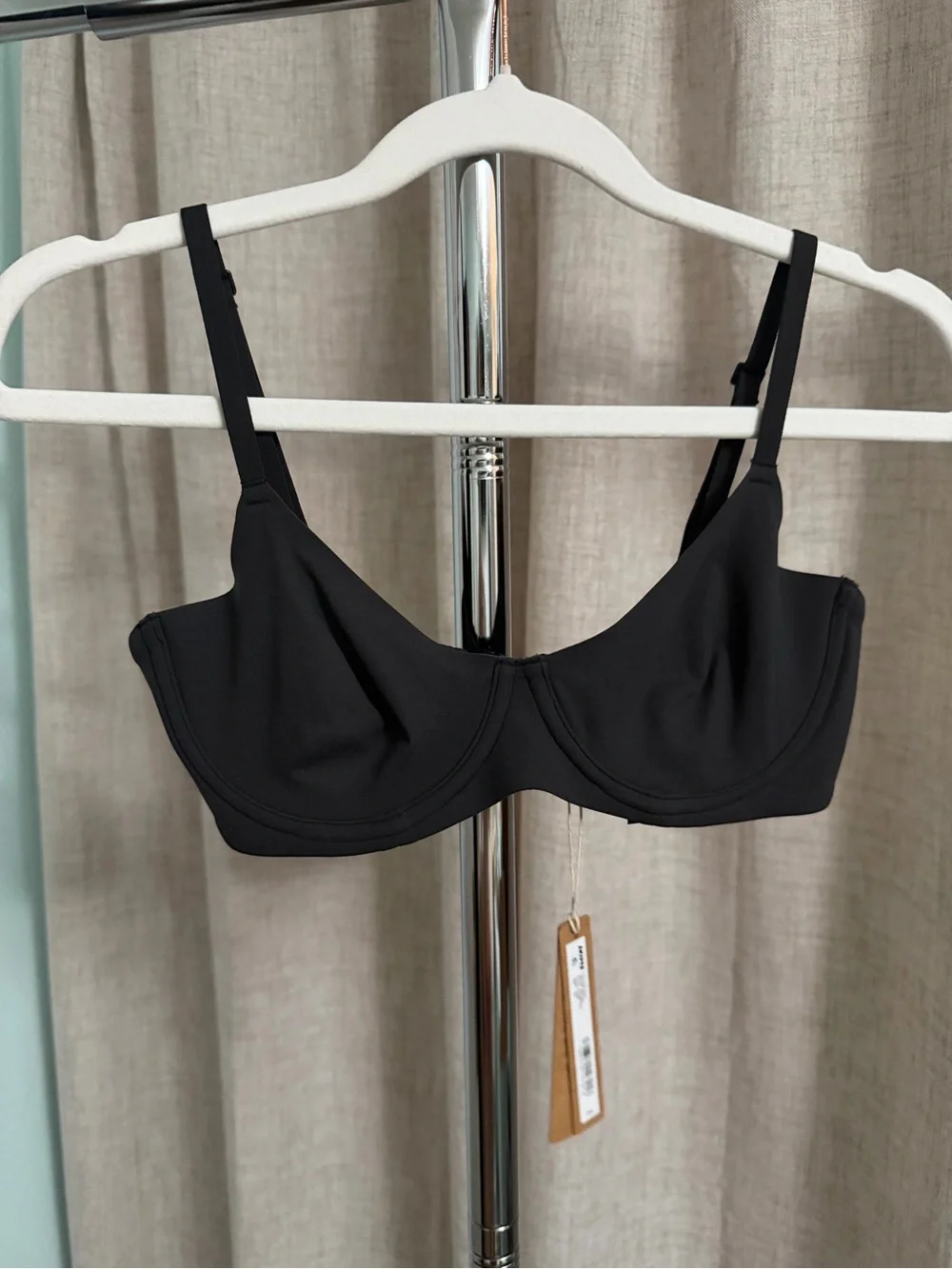 SKIMS Fits Everybody unlined Black Demi Bra - Picture 2 of 10